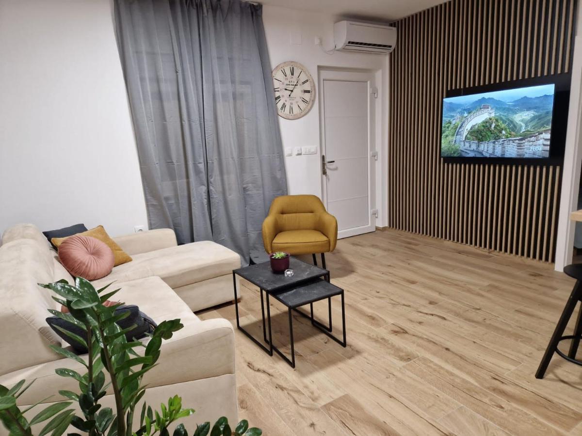 "Apartments Petra - 2 Bedroom With Swimming Pool" Чилипи Екстер'єр фото