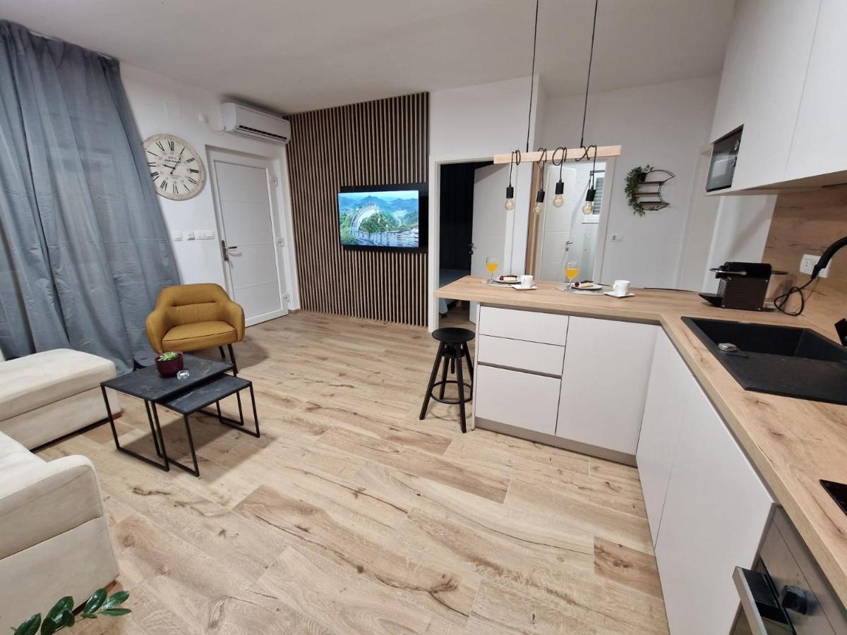 "Apartments Petra - 2 Bedroom With Swimming Pool" Чилипи Екстер'єр фото